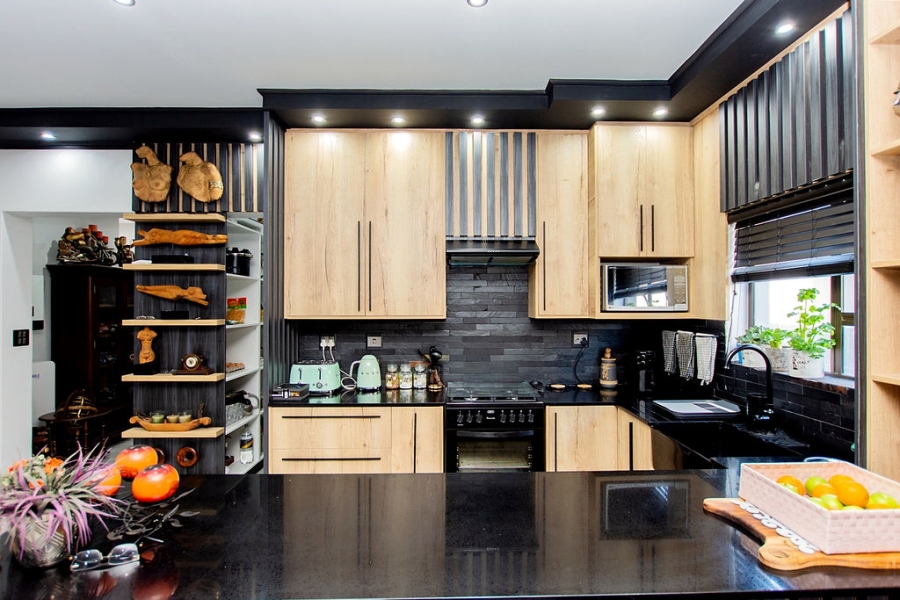 7 Bedroom Property for Sale in Myburgh Park Western Cape